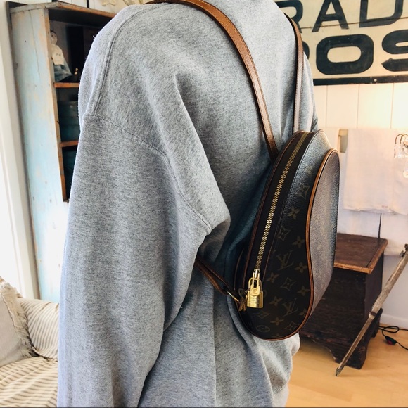 🖤 Louis Vuitton 🖤 Monogram Ellipse Backpack - Picture 2 of 8